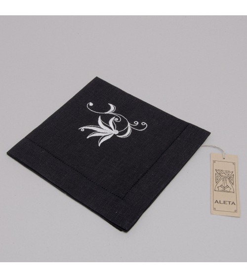 Napkin with embroidery "Pakalnute"